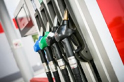 阿里巴巴代运营问题:淘货源大家分销价有运费这个可以单独设置吗,还是根据设置的运费模板来呢?