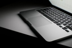 阿里巴巴代运营问题:大家一款产品一般需要准备多少张照片呢?